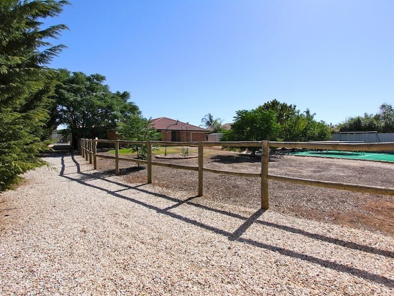 48 Jemalong Crescent, Roseworthy SA 5371