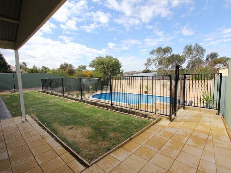 13 Shrike Place, Hewett SA 5118