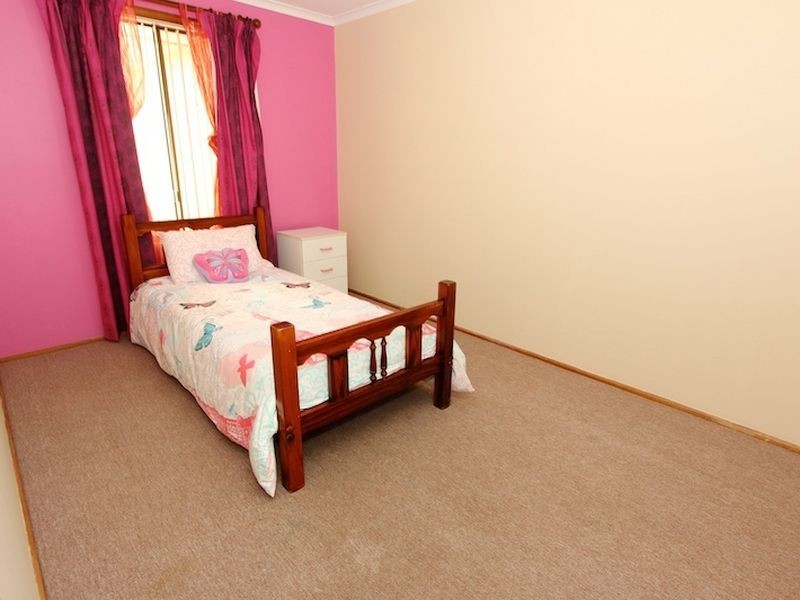 6 Robinson Road, Willaston SA 5118