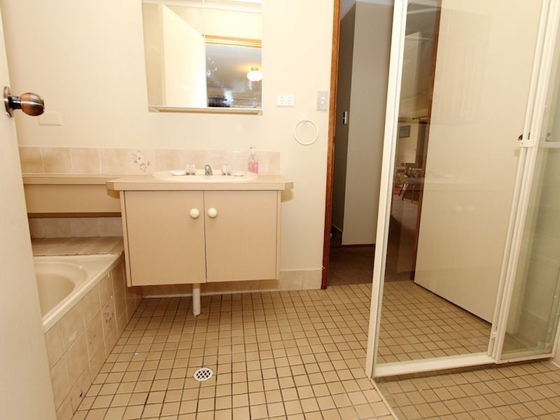 6 Robinson Road, Willaston SA 5118