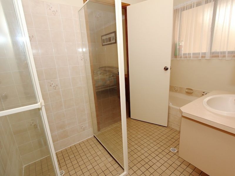 6 Robinson Road, Willaston SA 5118