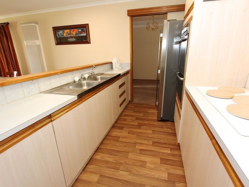 6 Robinson Road, Willaston SA 5118