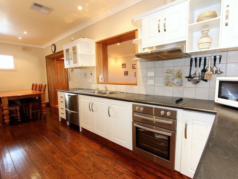 17 Paxton Street, Willaston SA 5118