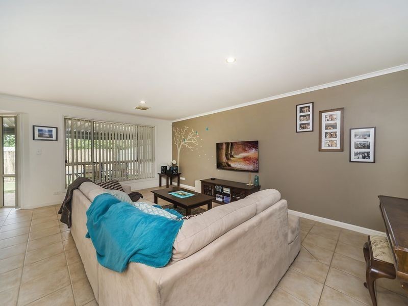 24 Lumsden court, Evanston Park SA 5116