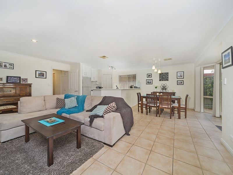 24 Lumsden court, Evanston Park SA 5116