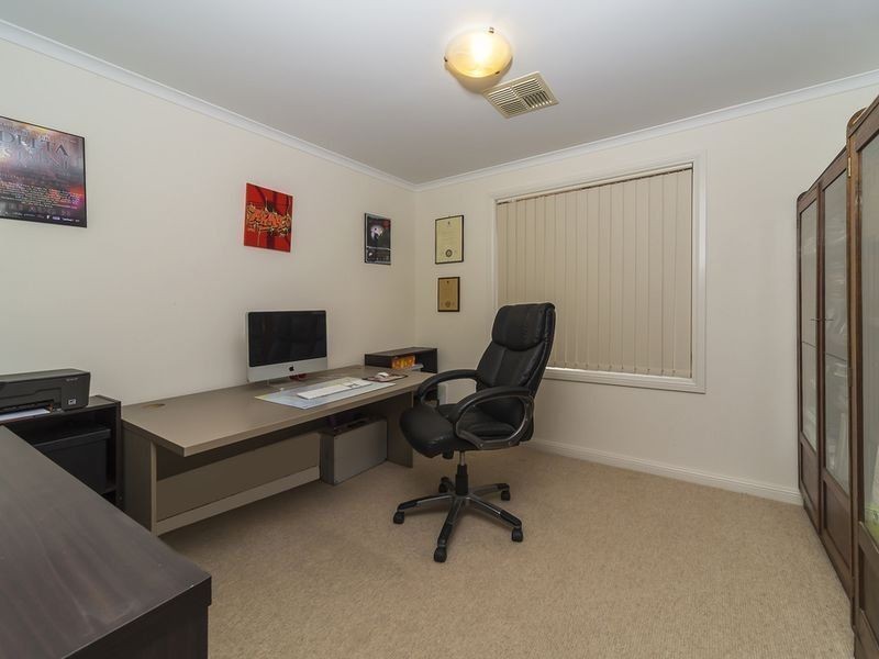 24 Lumsden court, Evanston Park SA 5116