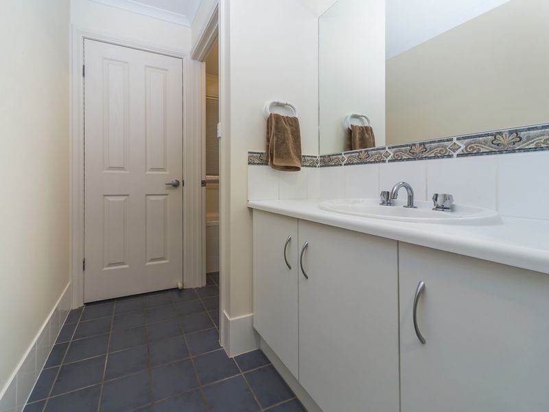 24 Lumsden court, Evanston Park SA 5116