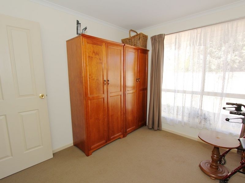 1A Young Terrace, Evanston Gardens SA 5116