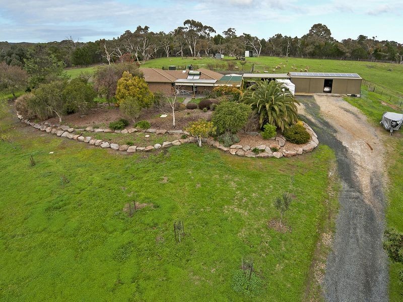 12 Whiteman Road, Williamstown SA 5351