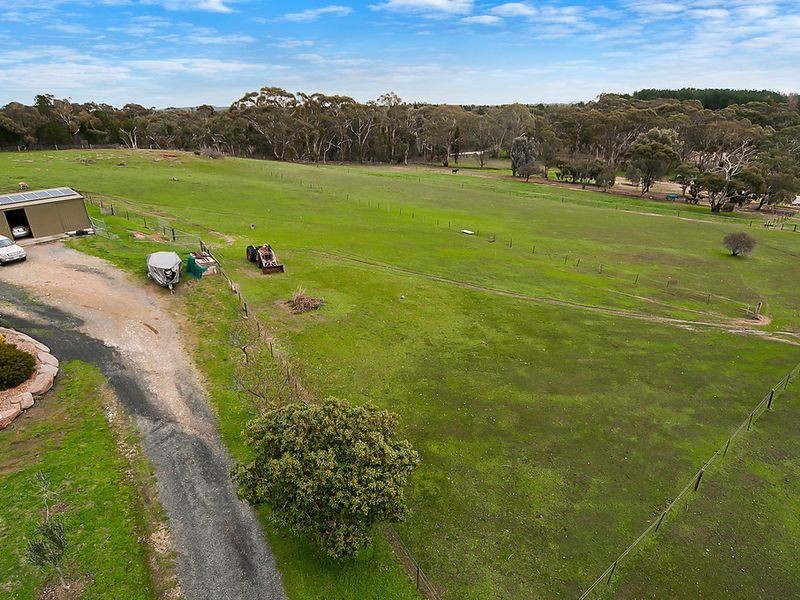 12 Whiteman Road, Williamstown SA 5351