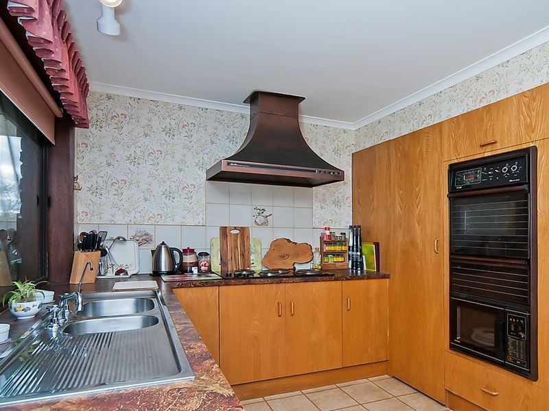 12 Whiteman Road, Williamstown SA 5351