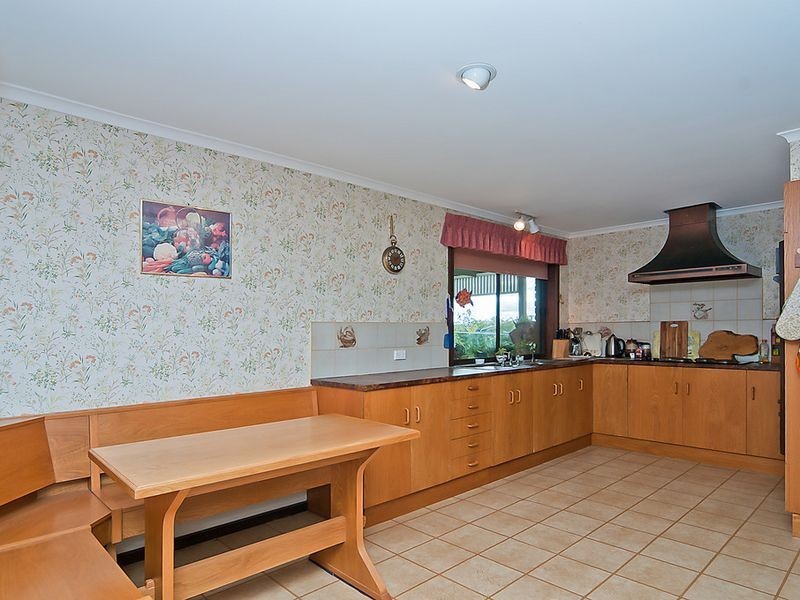 12 Whiteman Road, Williamstown SA 5351