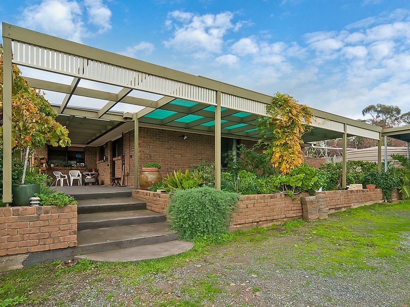 12 Whiteman Road, Williamstown SA 5351