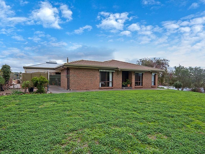 12 Whiteman Road, Williamstown SA 5351