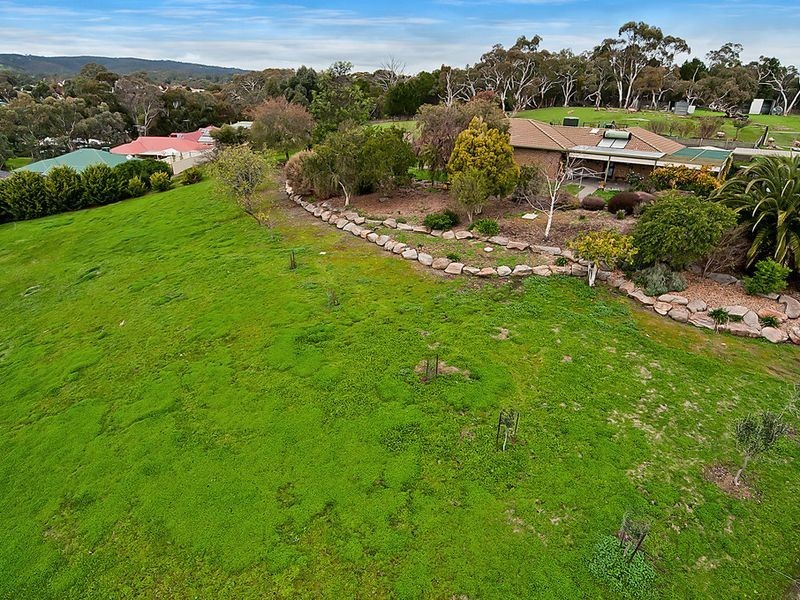 12 Whiteman Road, Williamstown SA 5351