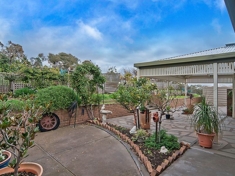12 Whiteman Road, Williamstown SA 5351