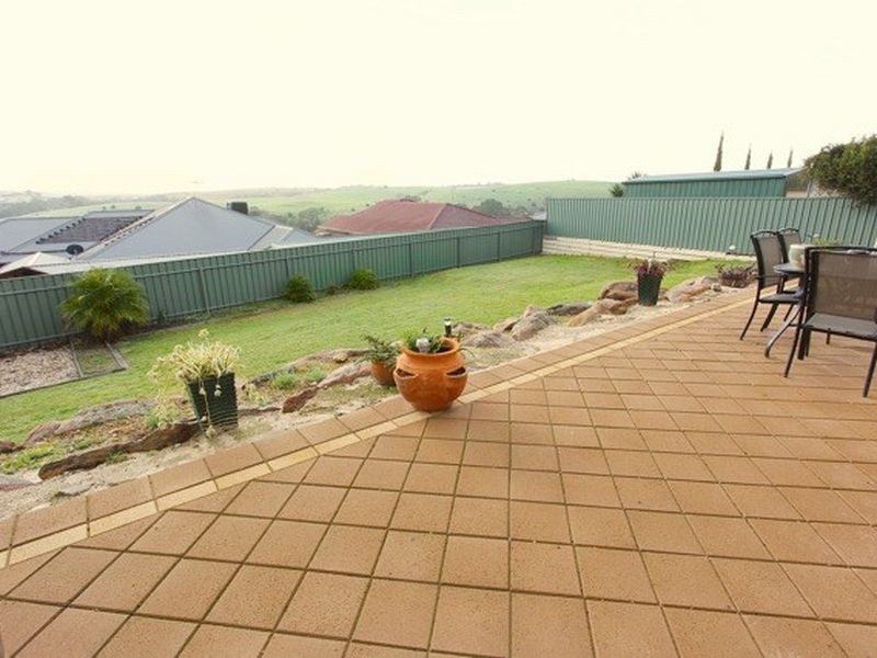 16 Oaklands Circuit, Hewett SA 5118