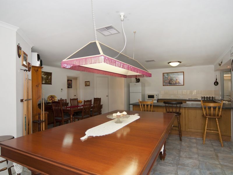 24 Jemalong Crescent, Roseworthy SA 5371