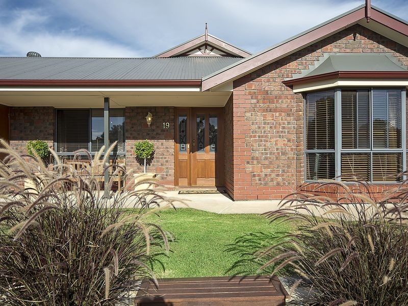 19 Gosling Court, Williamstown SA 5351