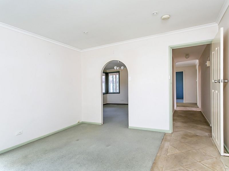 1 Chaddenwick Road, Elizabeth Vale SA 5112
