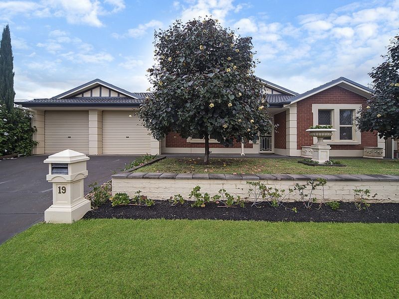 19 McGonigal Drive, Willaston SA 5118