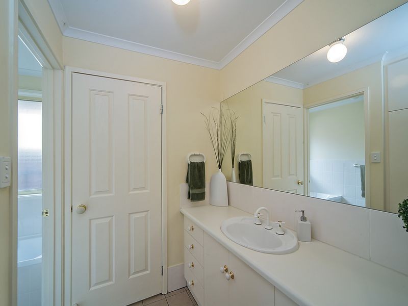 19 McGonigal Drive, Willaston SA 5118