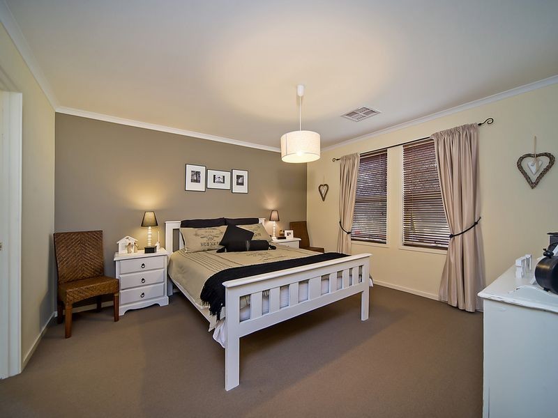 19 McGonigal Drive, Willaston SA 5118