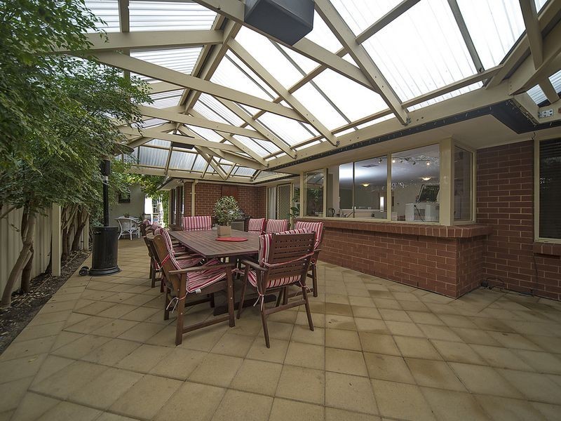 19 McGonigal Drive, Willaston SA 5118