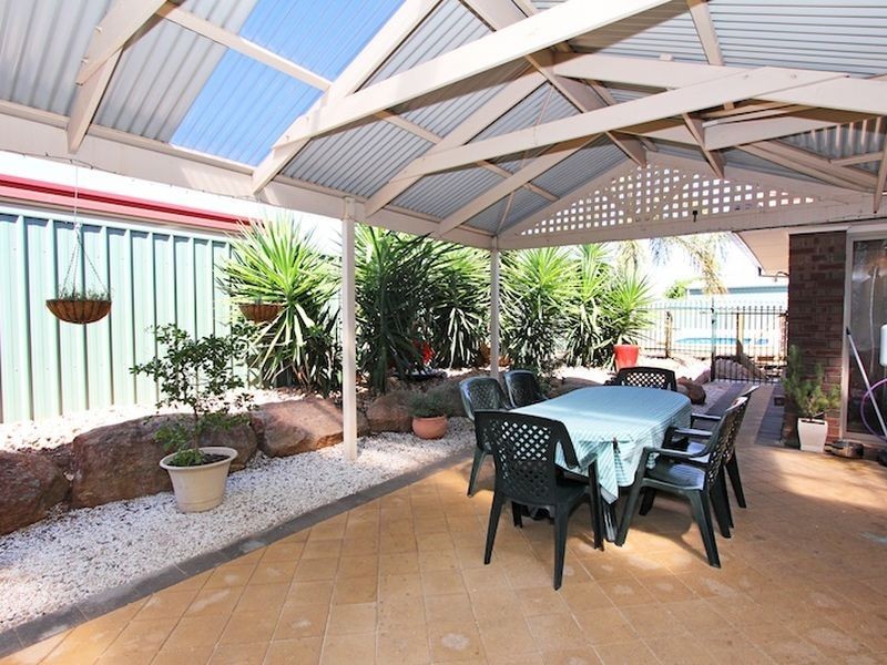 15 Oaklands Circuit, Hewett SA 5118