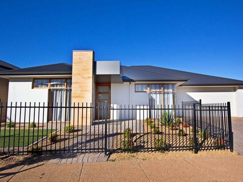 6 Issacs Way, Evanston South SA 5116