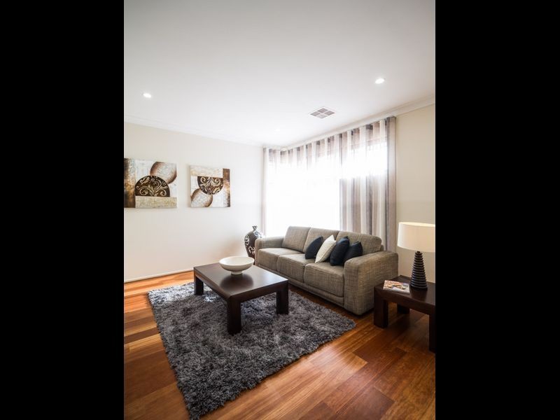6 Issacs Way, Evanston South SA 5116