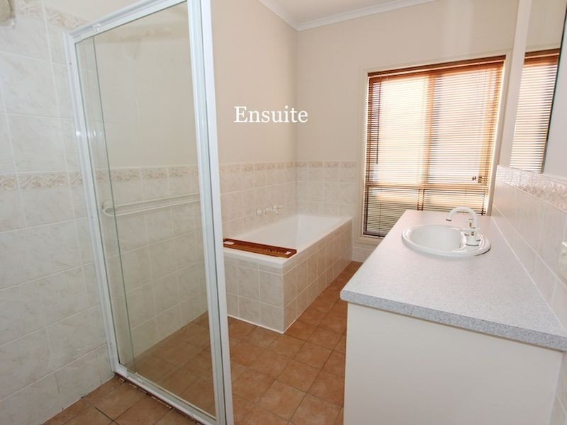 4 Petrel Court, Hewett SA 5118