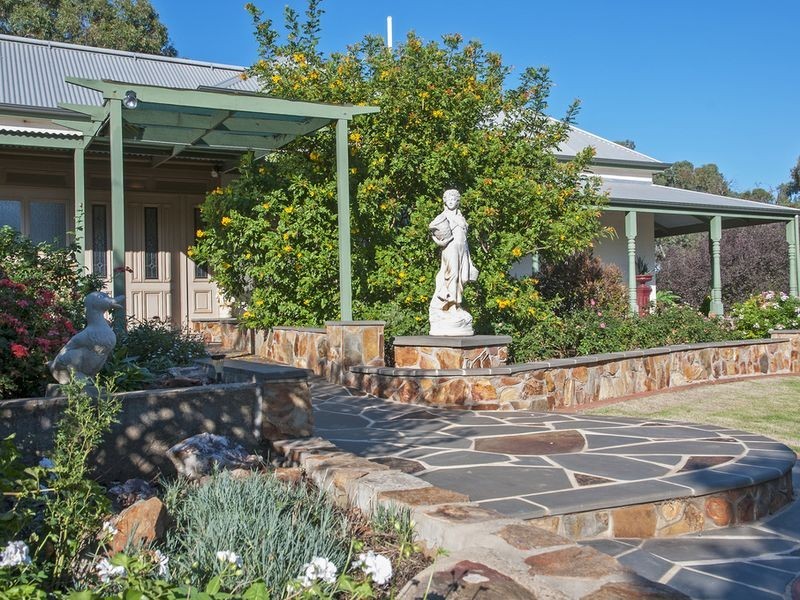 975 Barossa Valley Way, Sandy Creek SA 5350