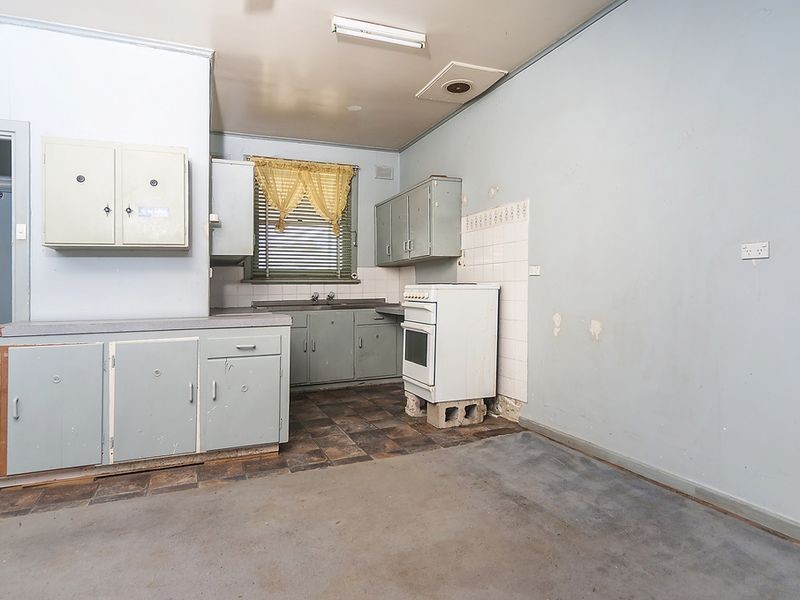 24 Johnston Road, Elizabeth Downs SA 5113