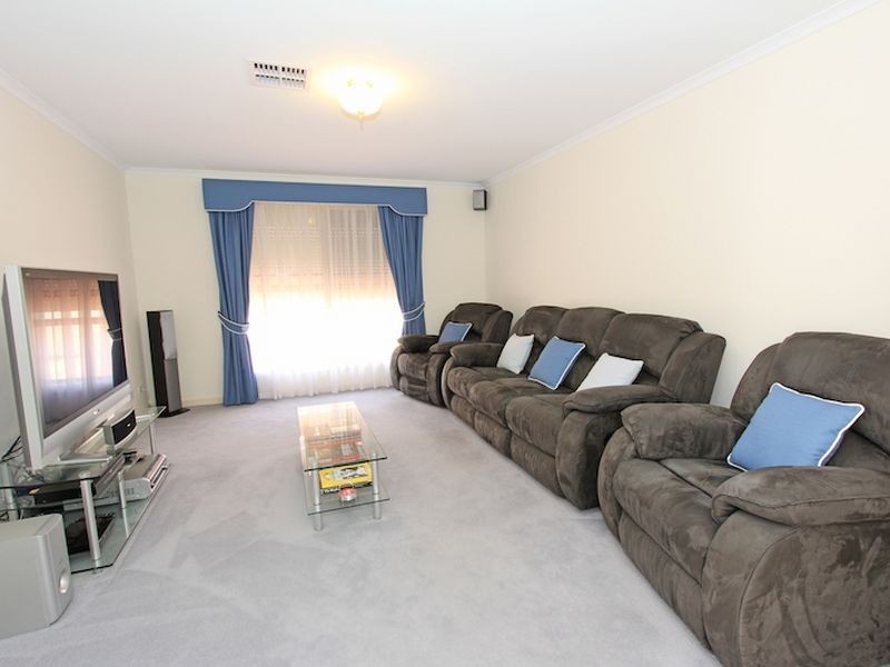 9 Hannah Road, Munno Para West SA 5115