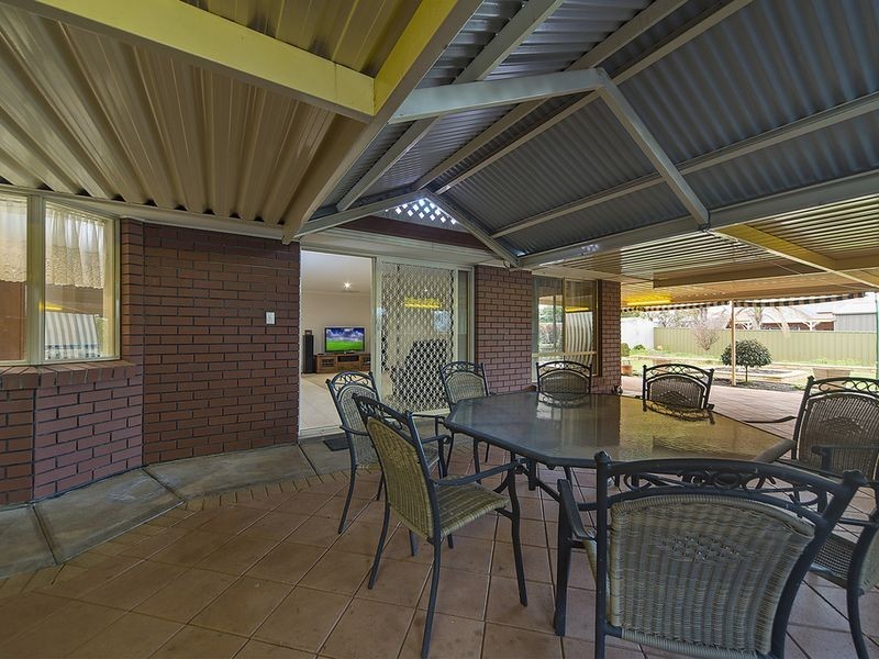 10 Smart Court, Evanston Park SA 5116