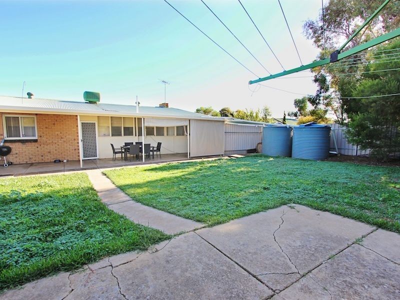 2 Sambell Court, Evanston Park SA 5116