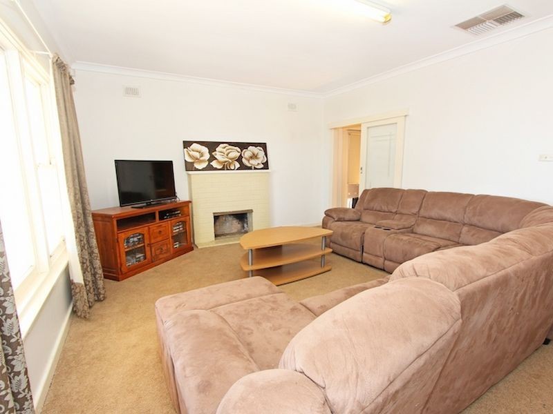 2 Sambell Court, Evanston Park SA 5116