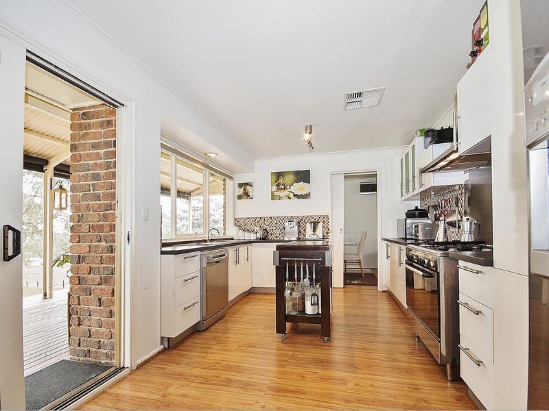 7 Whispering Wall Road, Williamstown SA 5351