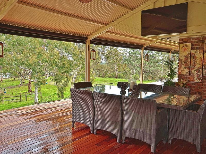 7 Whispering Wall Road, Williamstown SA 5351