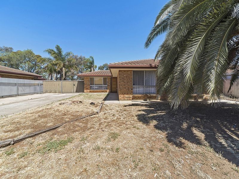 16 Commodore Parade, Andrews Farm SA 5114