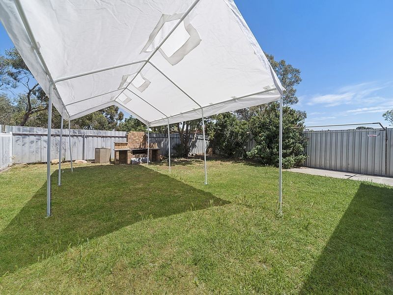 16 Commodore Parade, Andrews Farm SA 5114