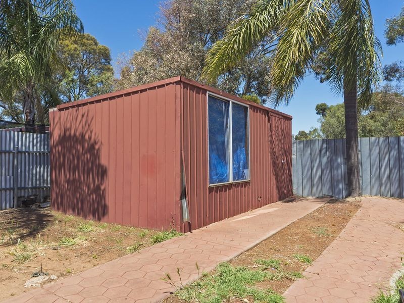 16 Commodore Parade, Andrews Farm SA 5114