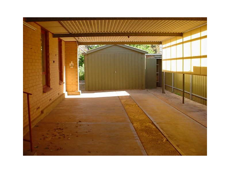 8 St Albans Road, Evanston Park SA 5116