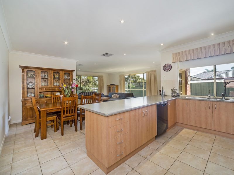 14 Coleman Parade, Evanston Park SA 5116