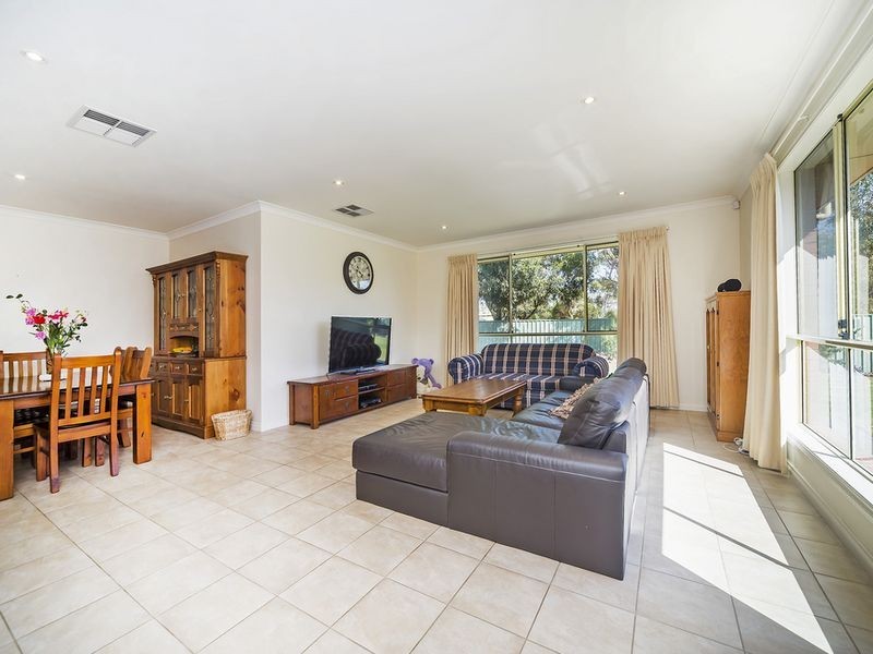 14 Coleman Parade, Evanston Park SA 5116