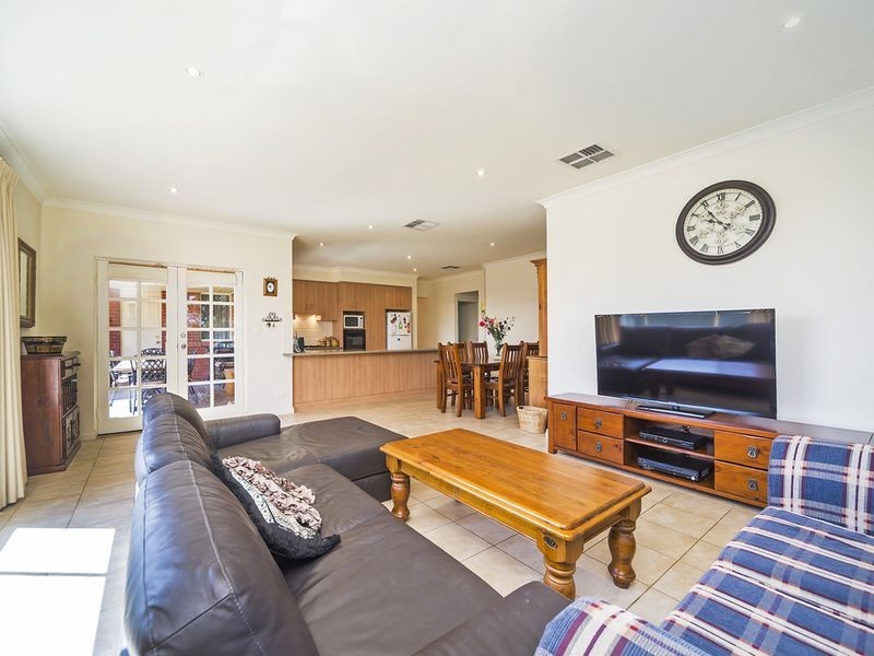 14 Coleman Parade, Evanston Park SA 5116