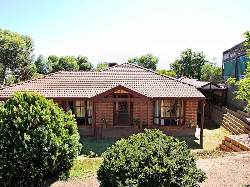 15 Wintulich Ave, Gawler East SA 5118