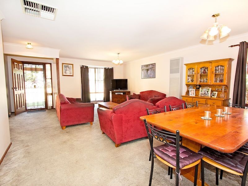 15 Wintulich Ave, Gawler East SA 5118