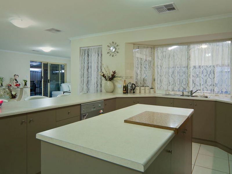 13 Roche Street, Freeling SA 5372